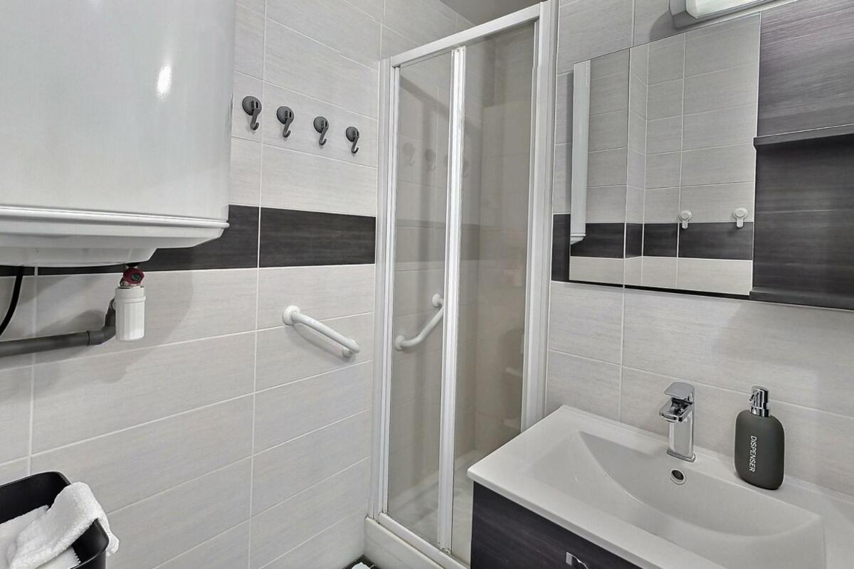 Le Voltaire - Balcon - 2 Chb - 3 Lits - 2 Min Gare Et Cente-Ville - Mon Groom Troyes Exterior foto
